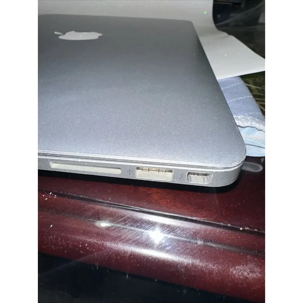 Apple MacBook Air - Core i5 13” (2015) 4GB 128GB Silver Intel HD Unlocked